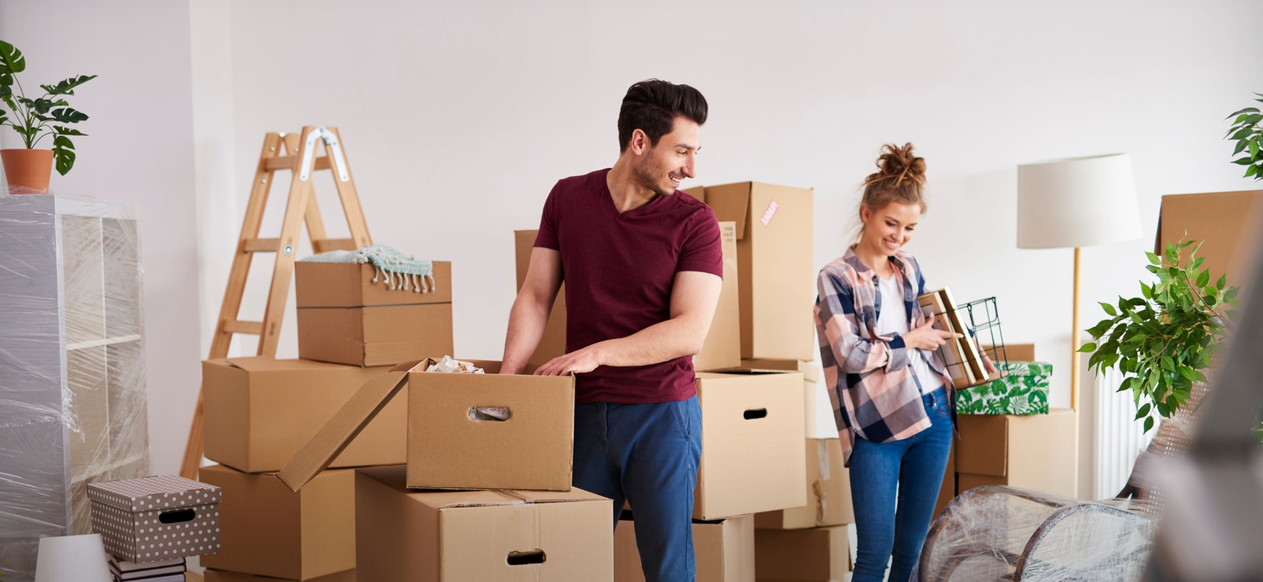 Couple qui prépare son déménagement avec Chiche